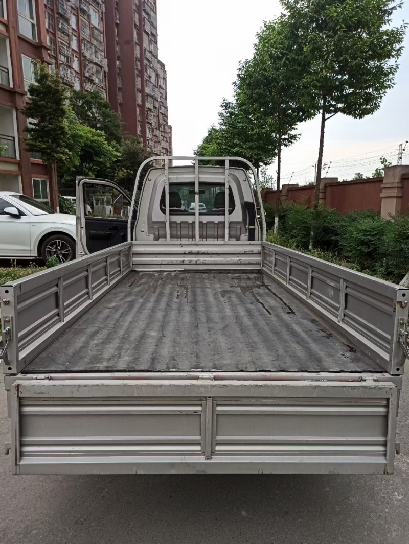 成都20年长安汽车星卡6