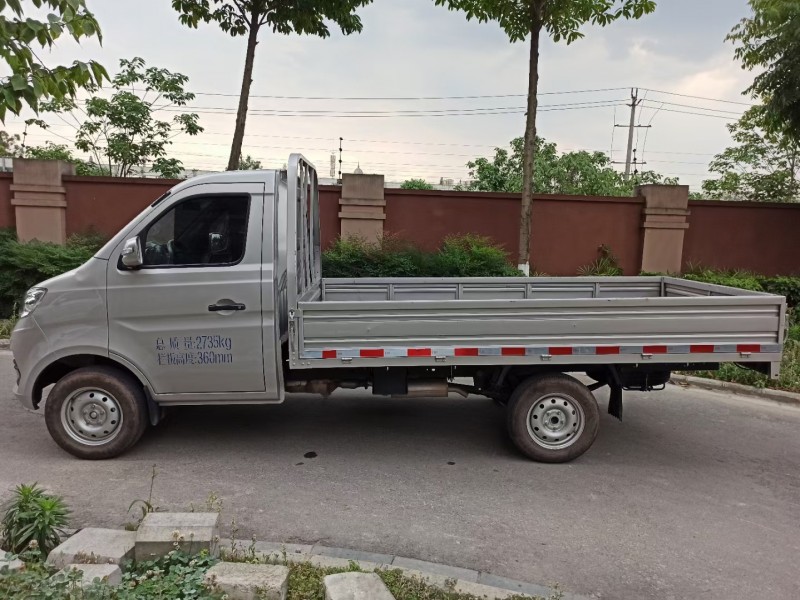 成都20年长安汽车星卡8