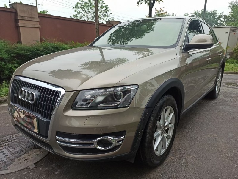 成都12年奥迪Q58