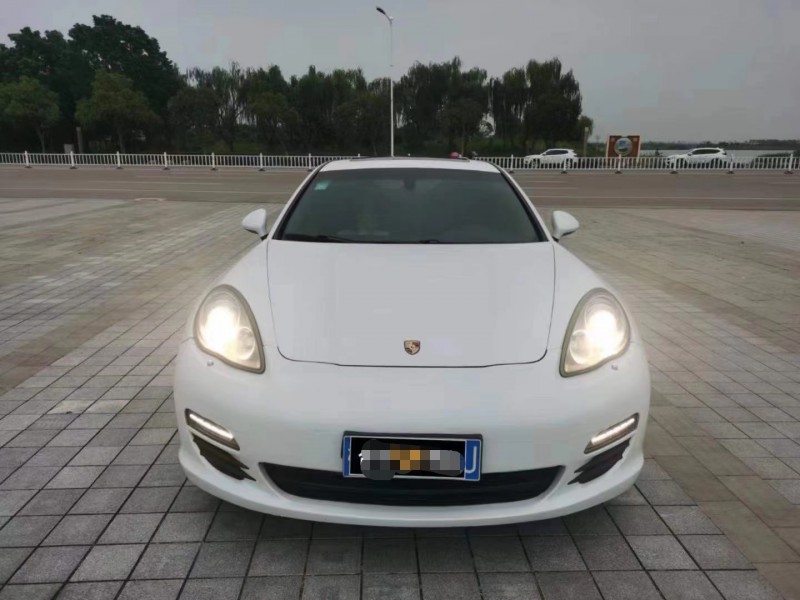 蕪湖12年保時捷帕拉梅拉9