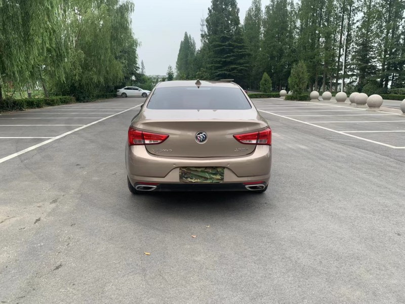 徐州18年别克威朗8