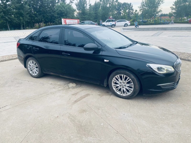 青岛16年别克英朗2