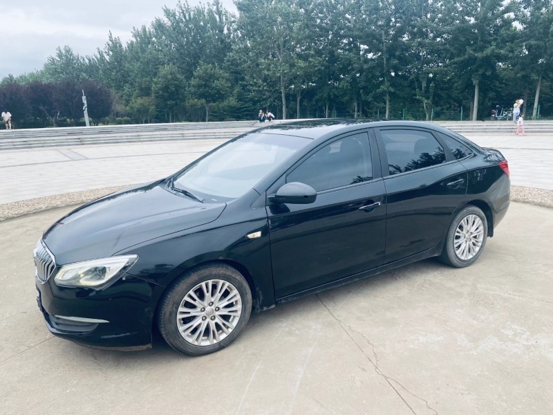 青岛16年别克英朗3