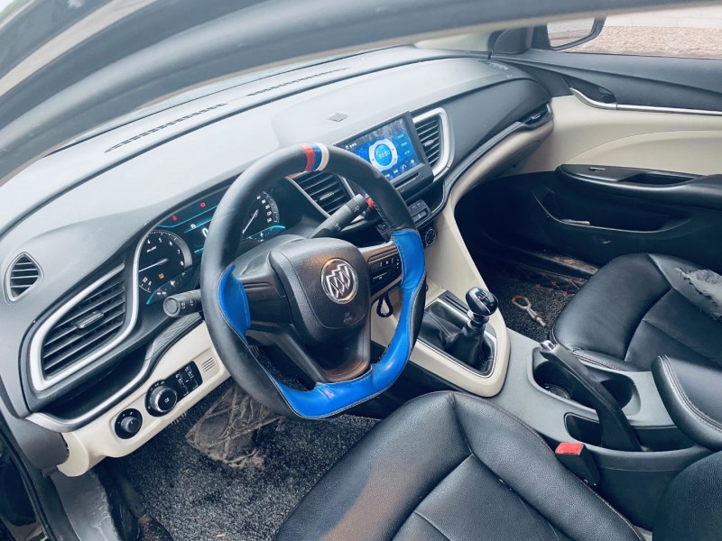 青岛16年别克英朗6