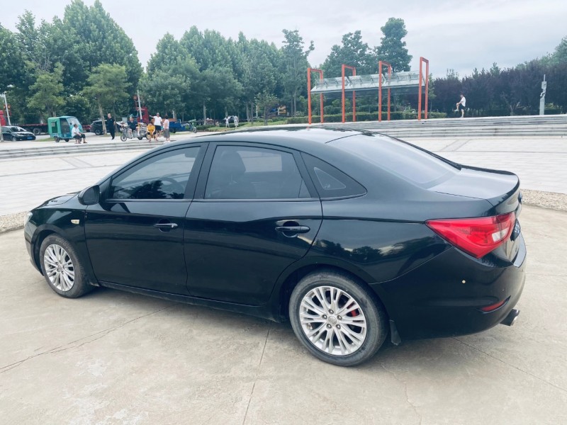 青岛16年别克英朗7