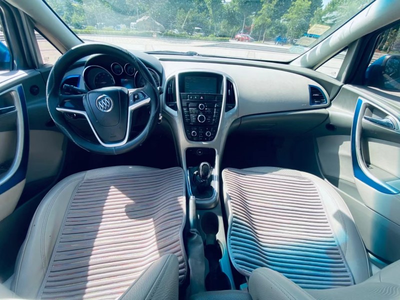 青岛13年别克英朗4