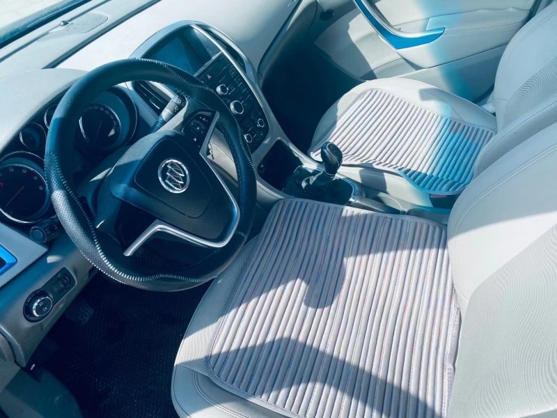 青岛13年别克英朗6