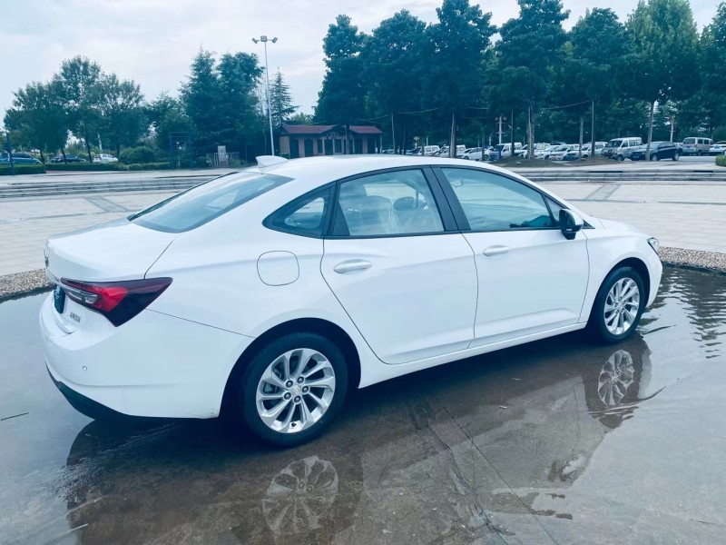 青岛20年别克威朗8