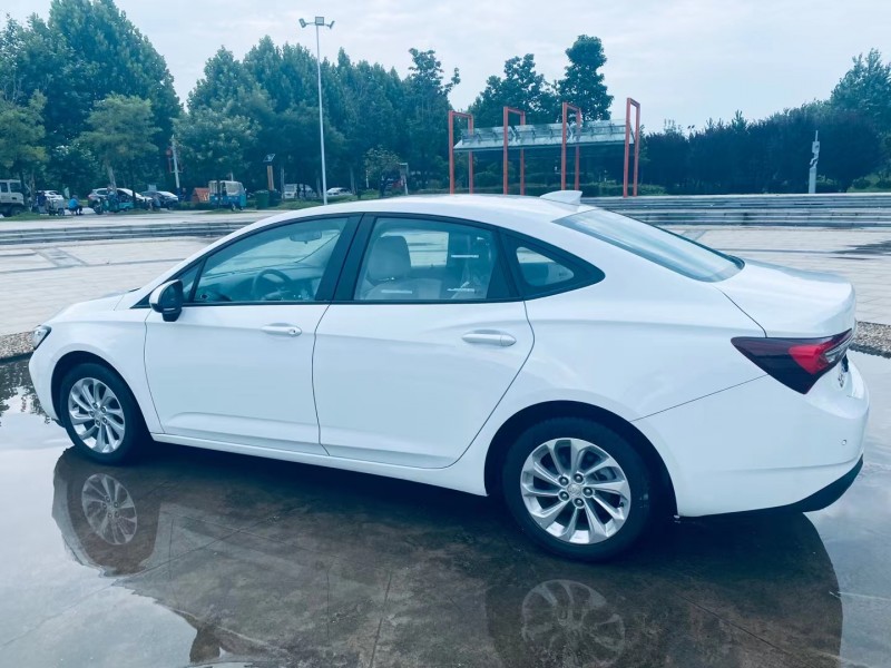 青岛20年别克威朗7