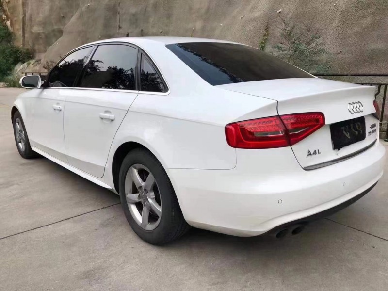 泰安14年奧迪A4L7