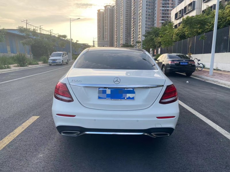 南寧17年奔馳E9