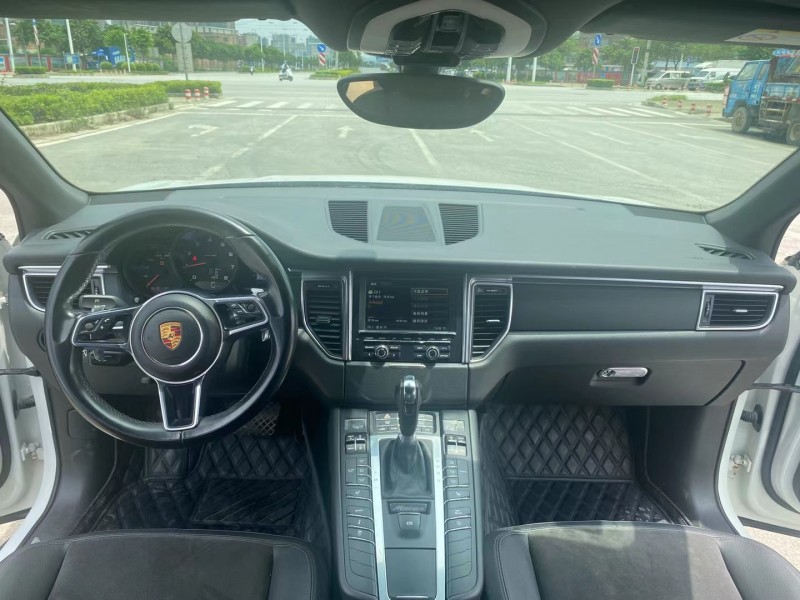 南寧15年保時捷Macan4