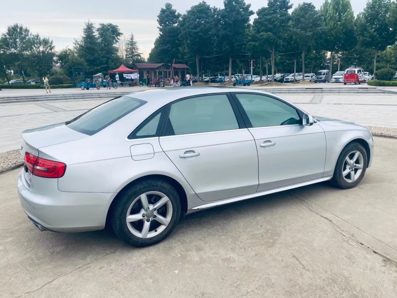 青岛13年奥迪A4L8