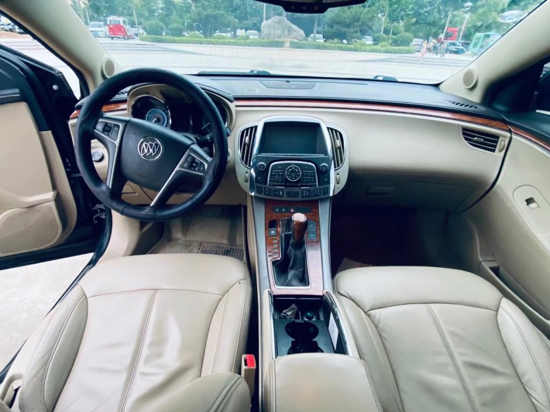 青岛13年别克君越6