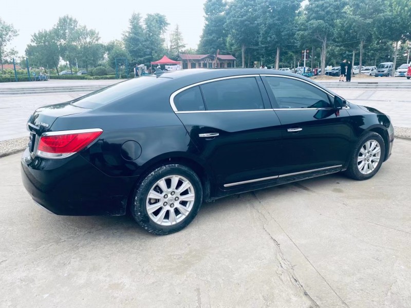 青岛13年别克君越2