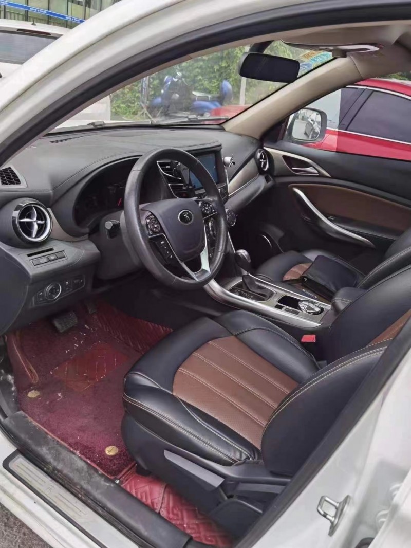 成都17年比亚迪宋5