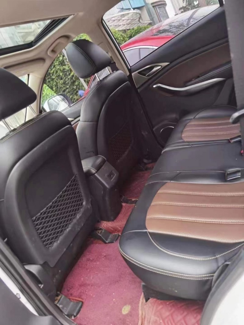 成都17年比亚迪宋4