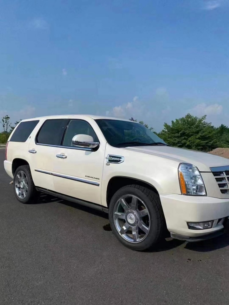 益阳11年凯迪拉克凯雷德3