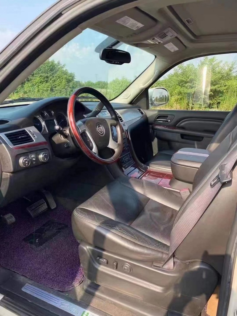 益阳11年凯迪拉克凯雷德5