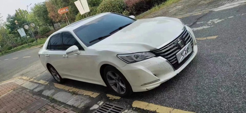 鎮江16年豐田皇冠2