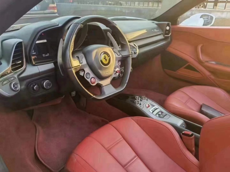 泰州18年法拉利458 Speciale3