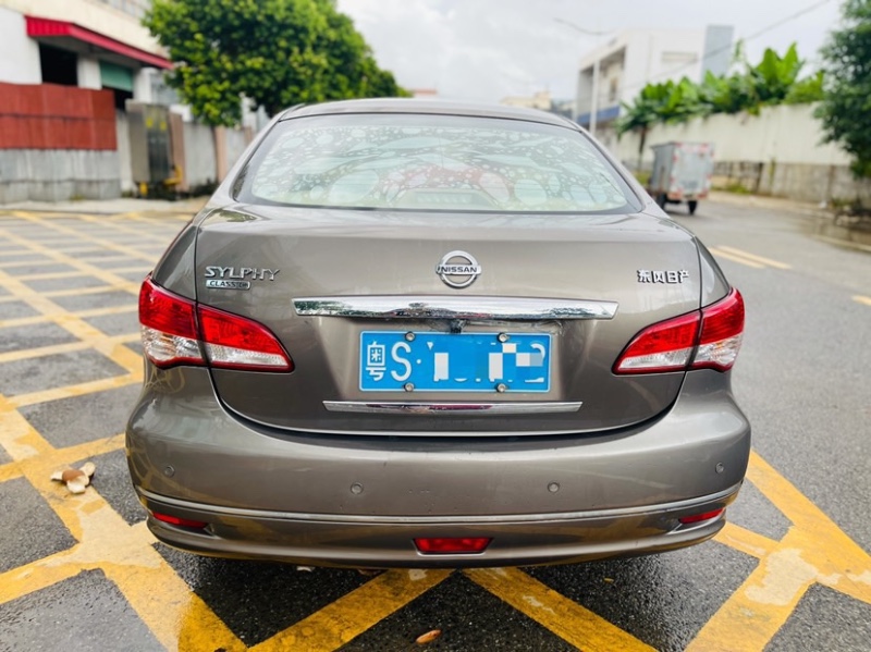 东莞16年日产轩逸5