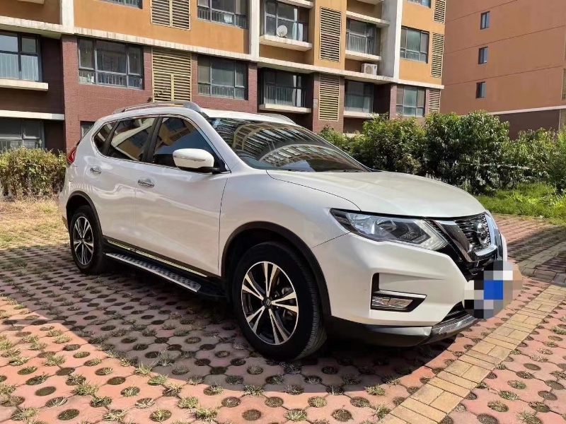 枣庄18年日产奇骏5