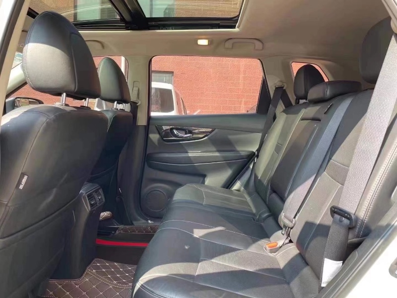 枣庄18年日产奇骏8