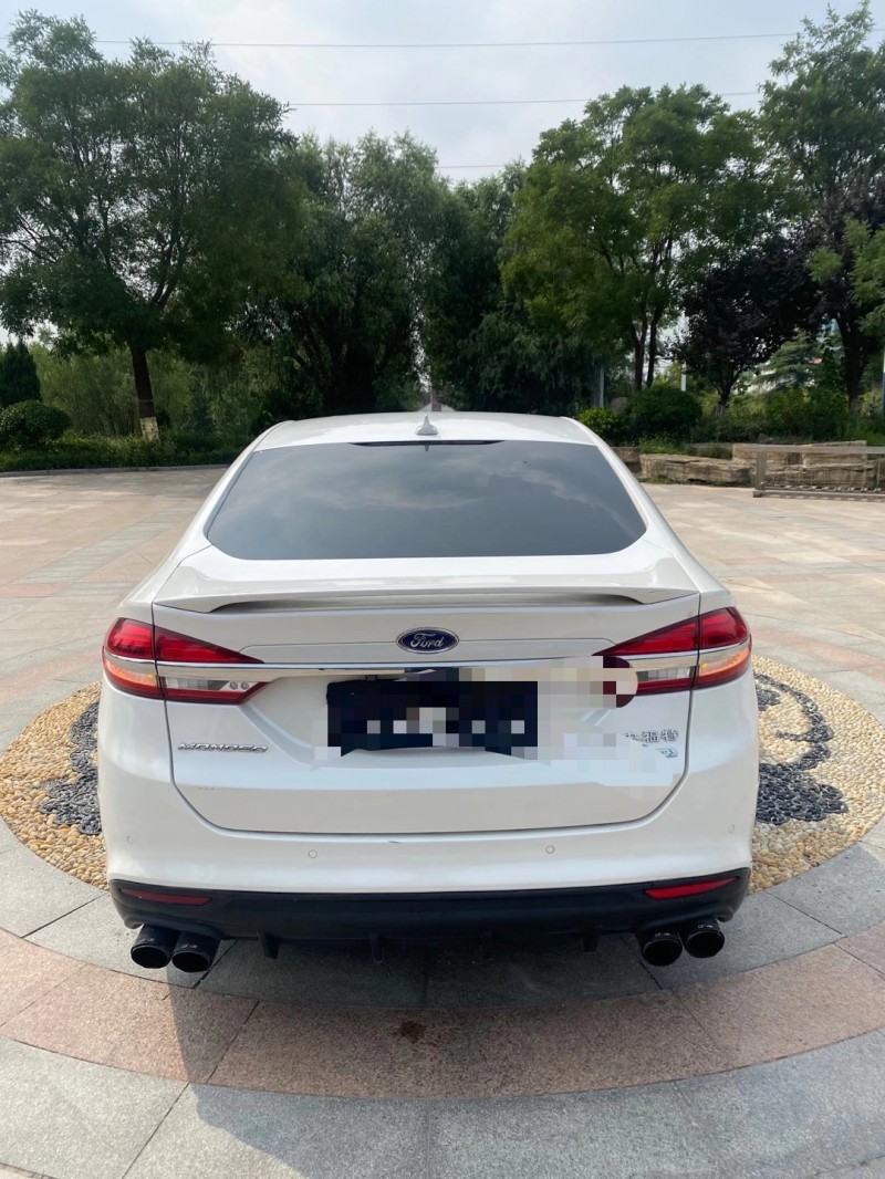 青岛17年福特蒙迪欧9