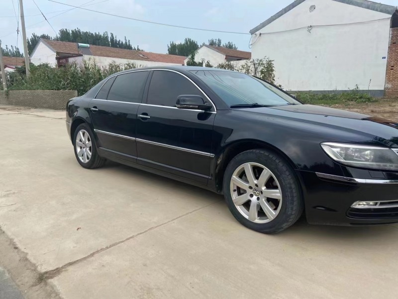 保定14年大众辉腾2