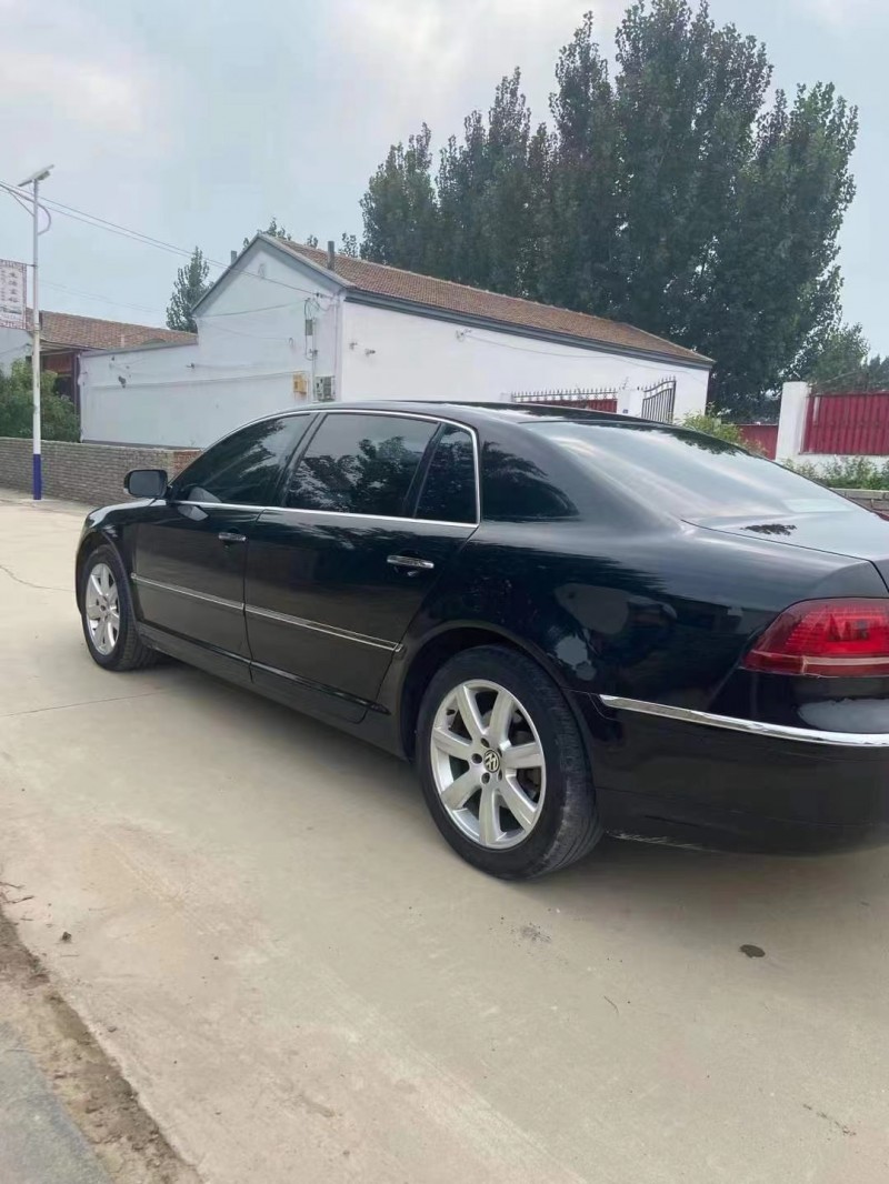 保定14年大众辉腾8