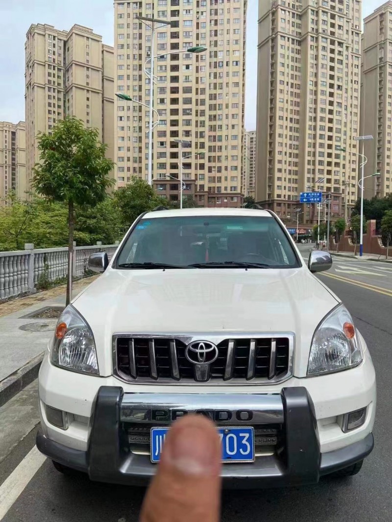 成都09年丰田普拉多1