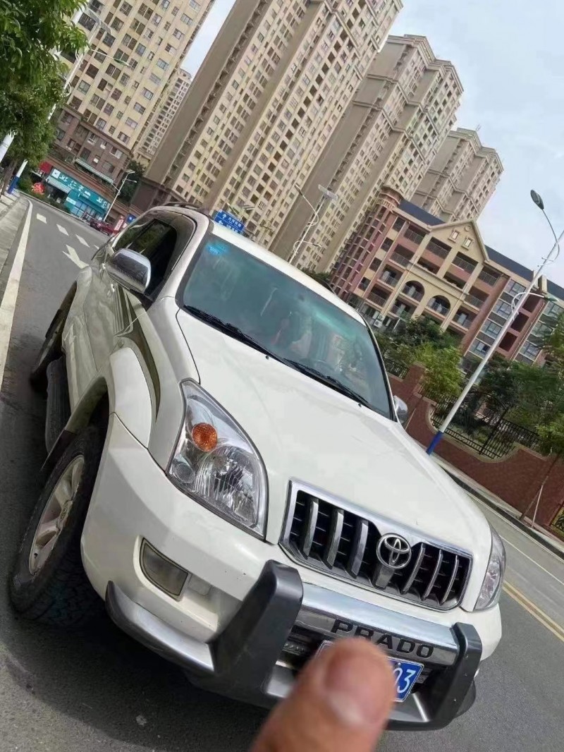 成都09年丰田普拉多2