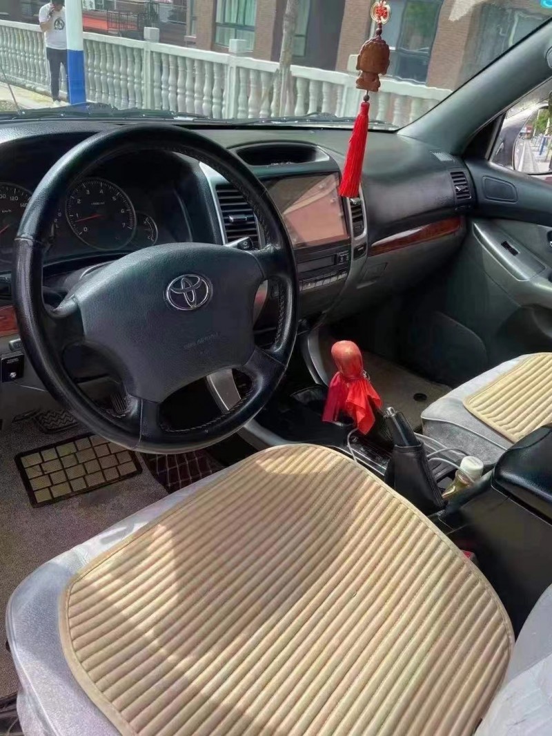 成都09年丰田普拉多4