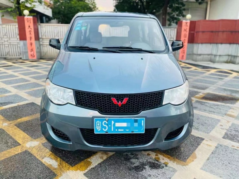 東莞14年五菱汽車宏光1