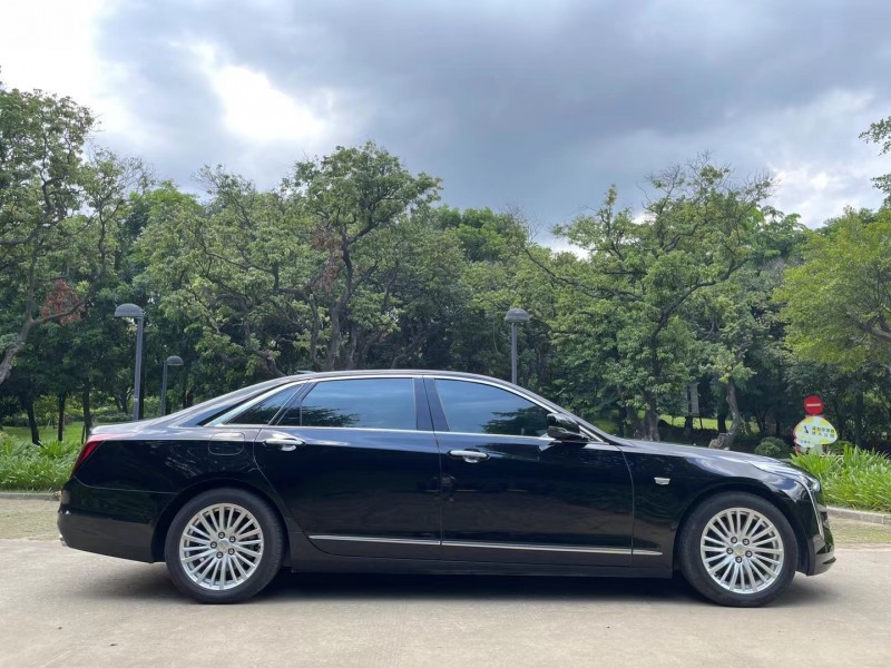 东莞20年凯迪拉克CT67