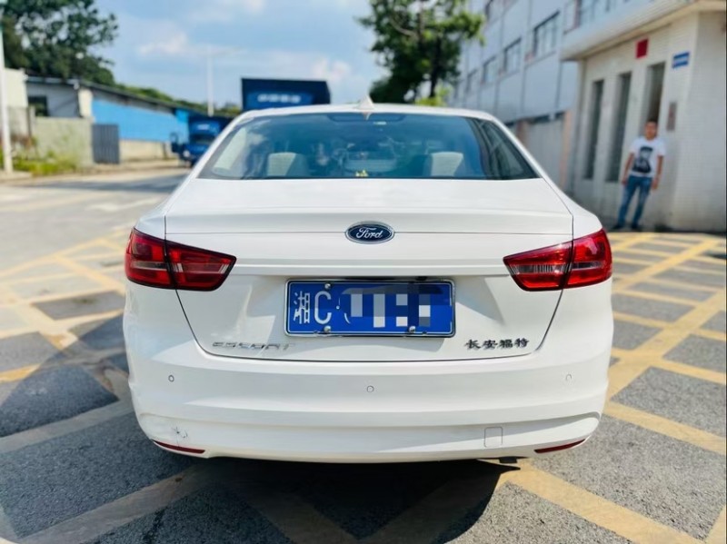 东莞17年福特福睿斯9