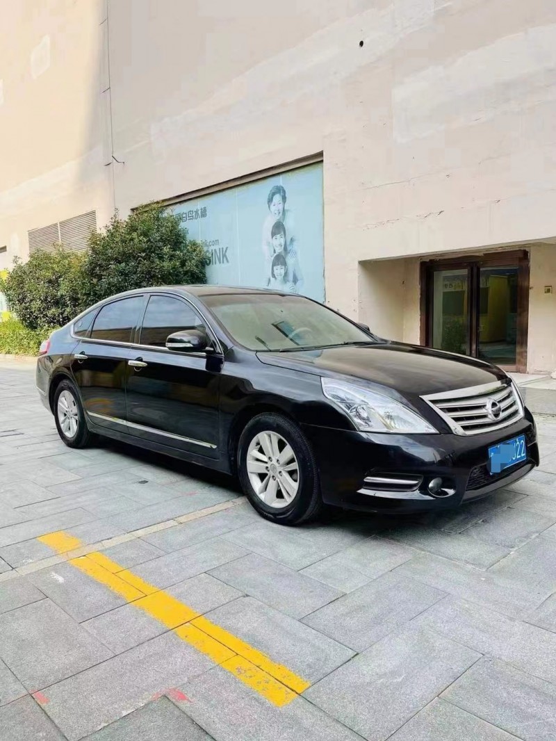 泰安12年日產天籟2