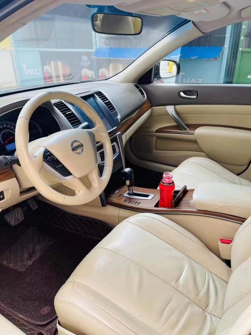 泰安12年日產天籟4