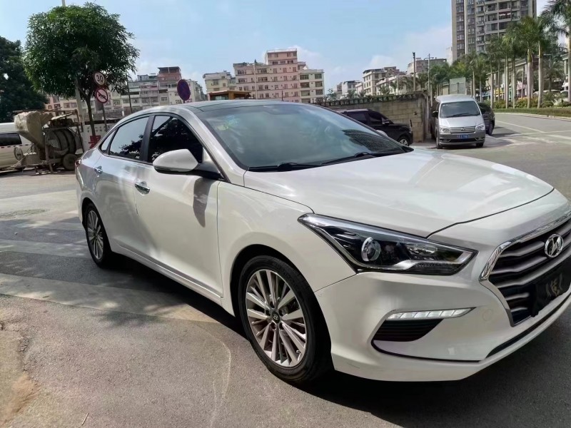 南宁17年现代名图1