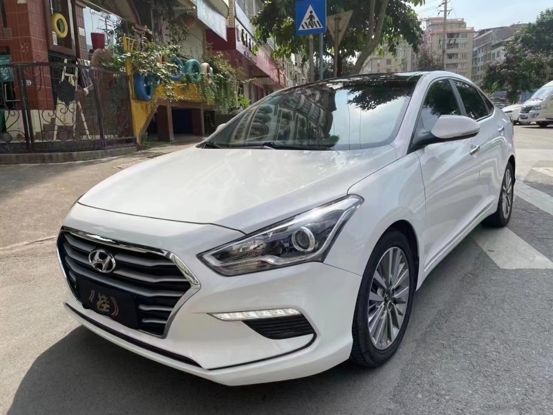 南宁17年现代名图2