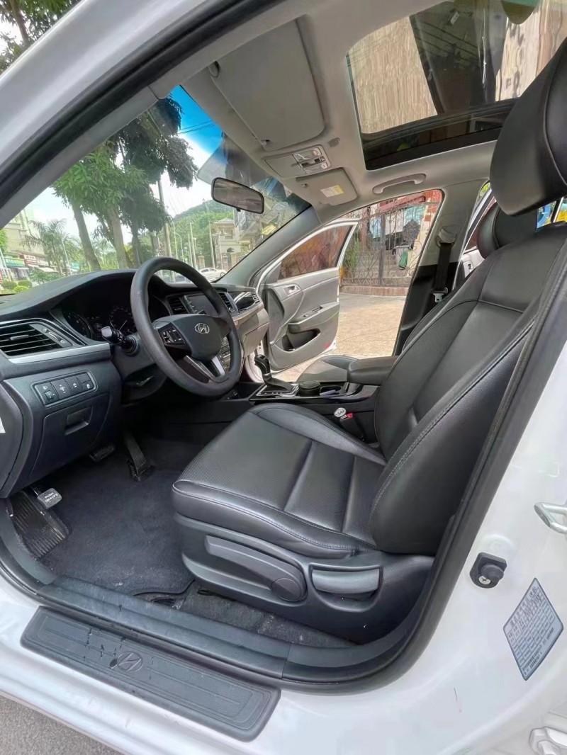 南宁17年现代名图4