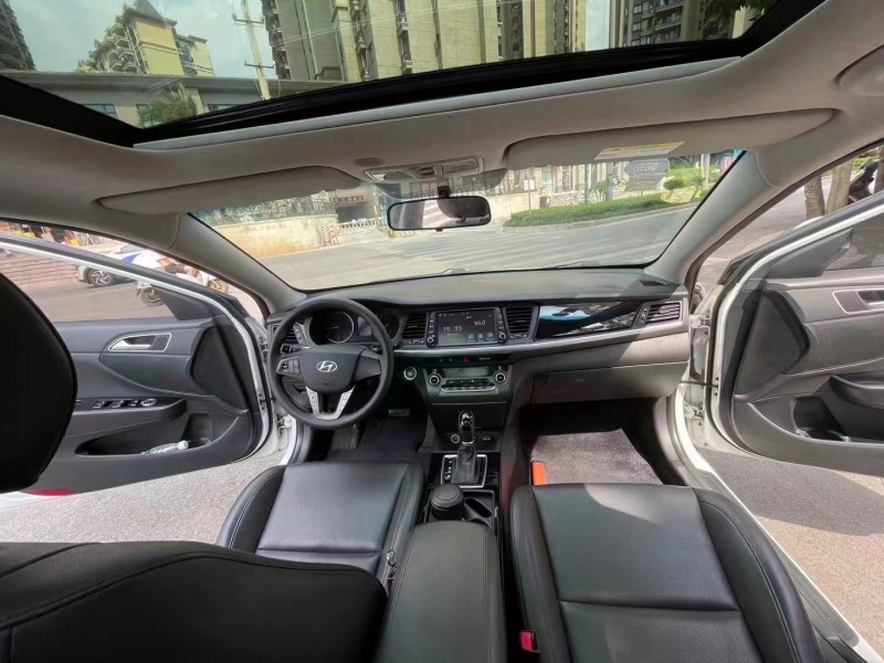 南宁17年现代名图7