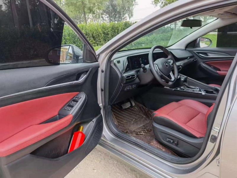 保定20年长安汽车逸动5