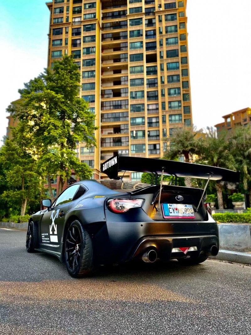 汕頭13年斯巴魯BRZ4
