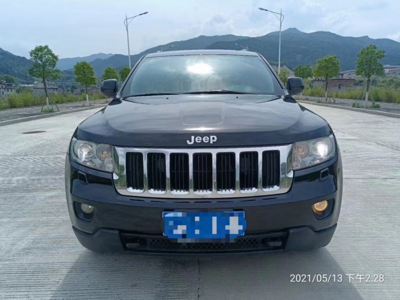 三明13年Jeep大切諾基1