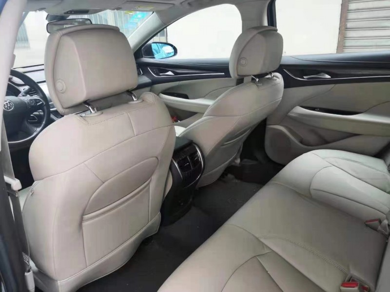 青岛17年别克君越6