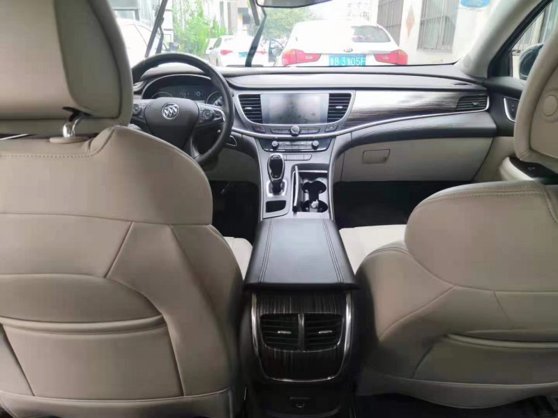 青岛17年别克君越5