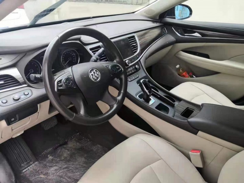 青岛17年别克君越7