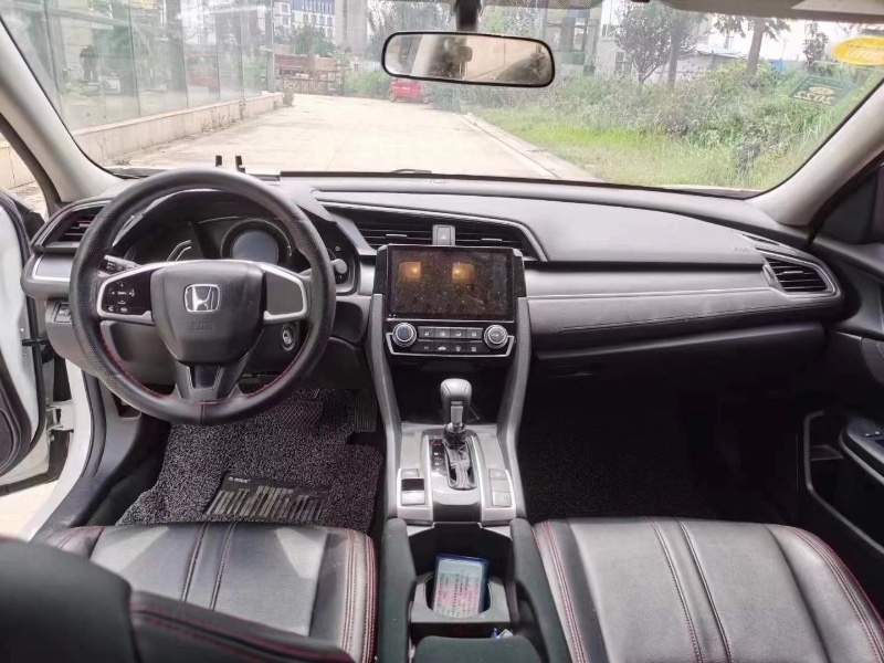 武汉18年本田思域7